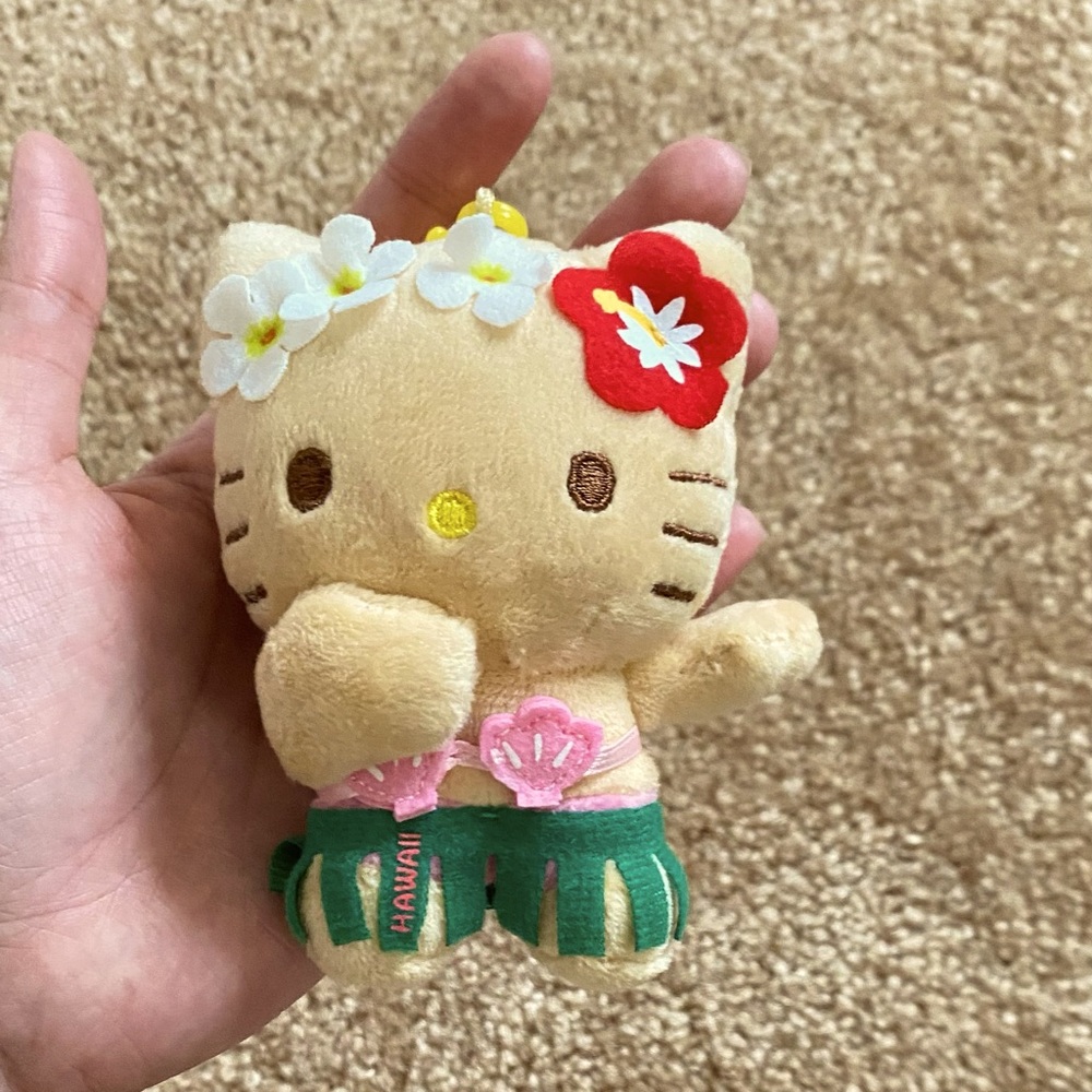 Hello Kitty Hawaii plush keychain dangler tan